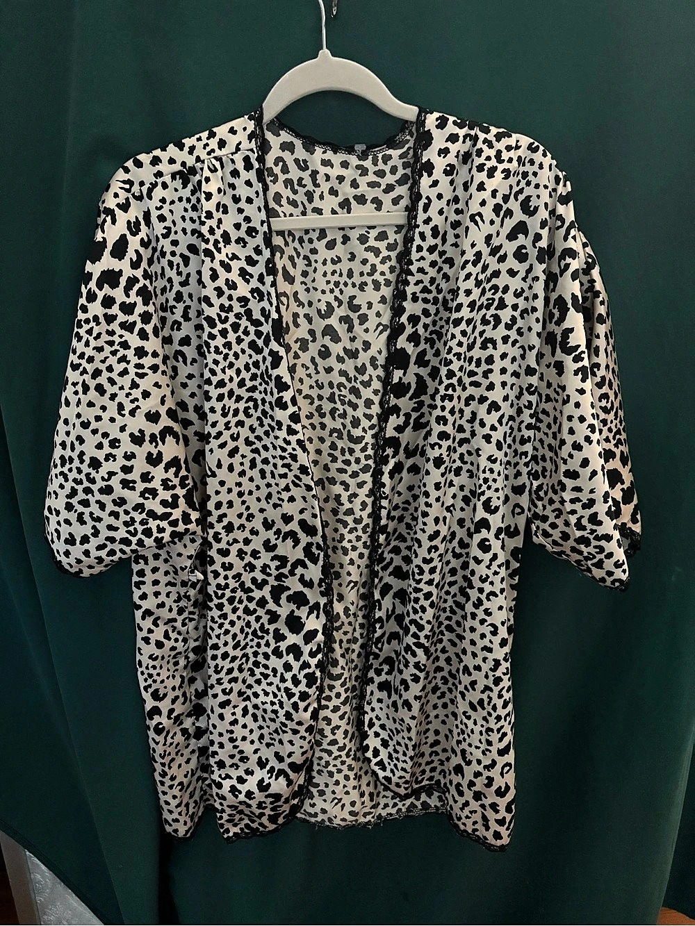 Leopard Print robe style in Black & Cream Like New